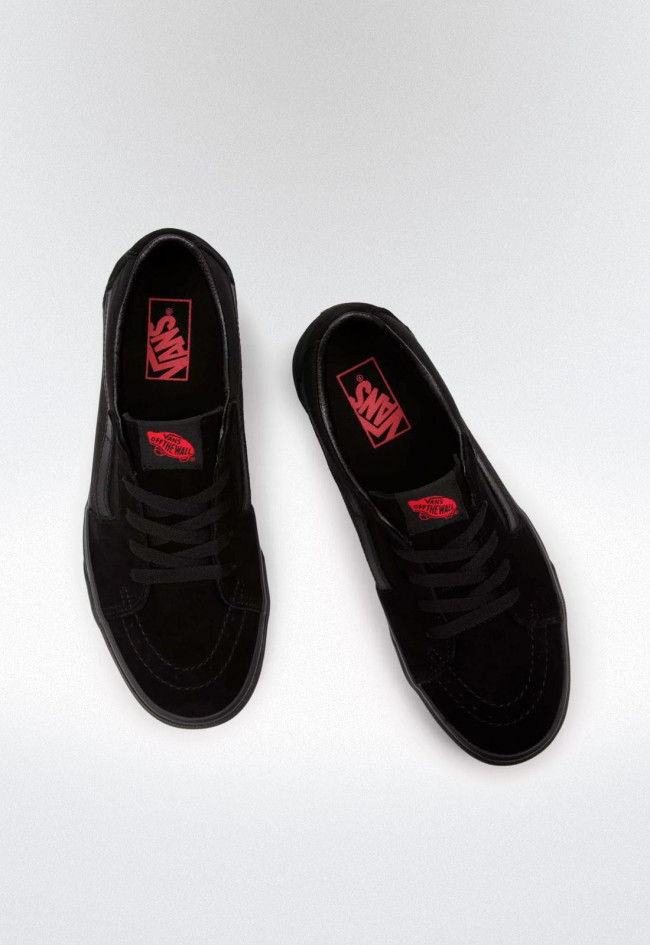Deportivo de hombre negro VANS ua sk8-low blk/blk