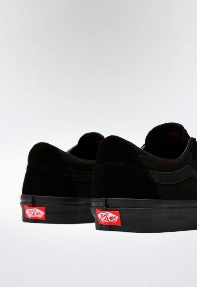 Deportivo de hombre negro VANS ua sk8-low blk/blk