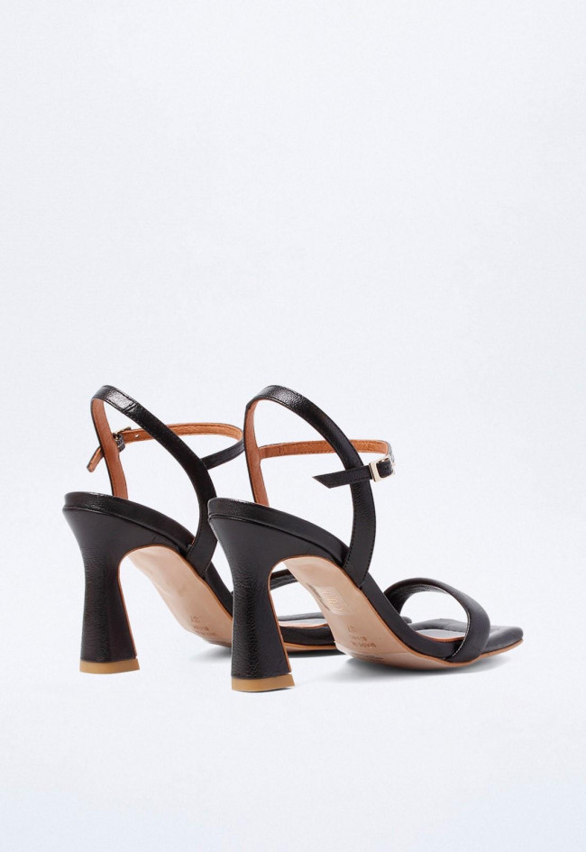 Sandalia de mujer negro Alarcón 23053-077g