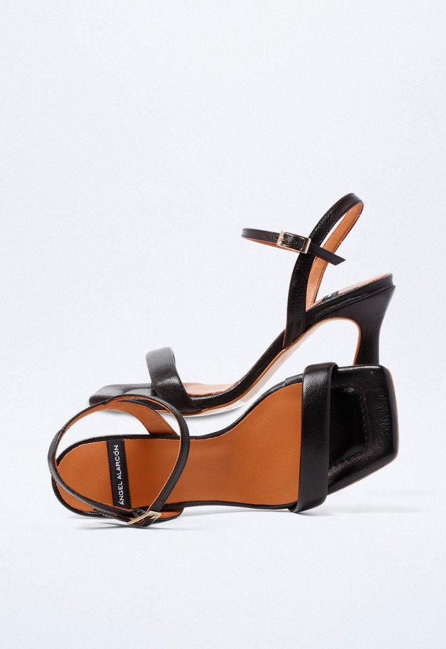 Sandalia de mujer negro Alarcón 23053-077g
