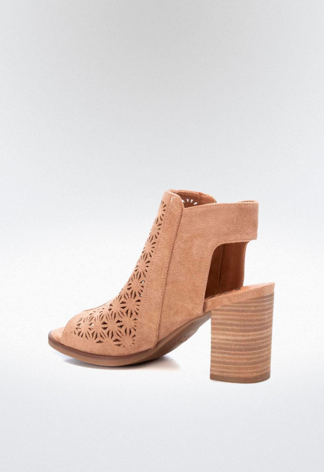 Sandalia de mujer camel Xti 141100