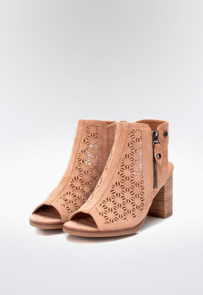 Sandalia de mujer camel Xti 141100