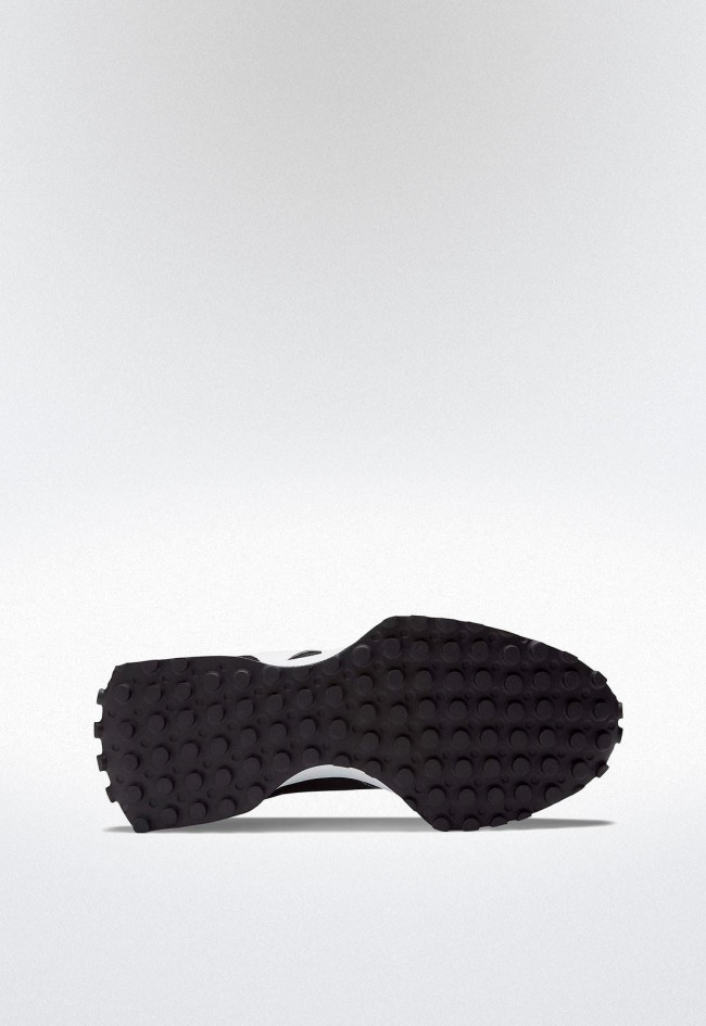 Deportivo de hombre negro New Balance 327