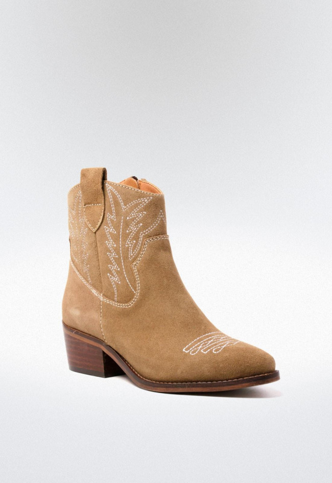 Botín cowboy de piel bordado para mujer Glo 7092 en marrón tostado con estilo y comodidad