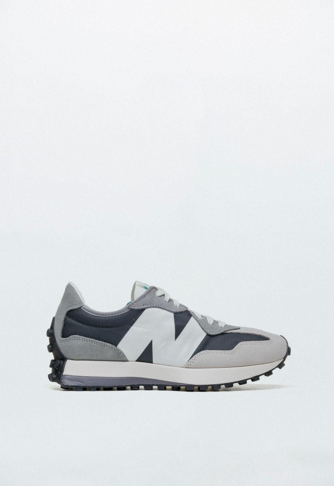 Deportivo de hombre gris New Balance 327