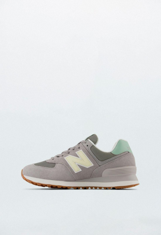Deportivo de mujer gris New Balance 574
