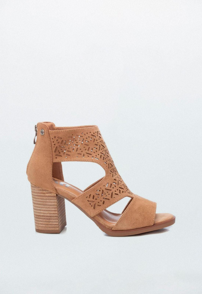 Sandalia de mujer taupe Xti 141392