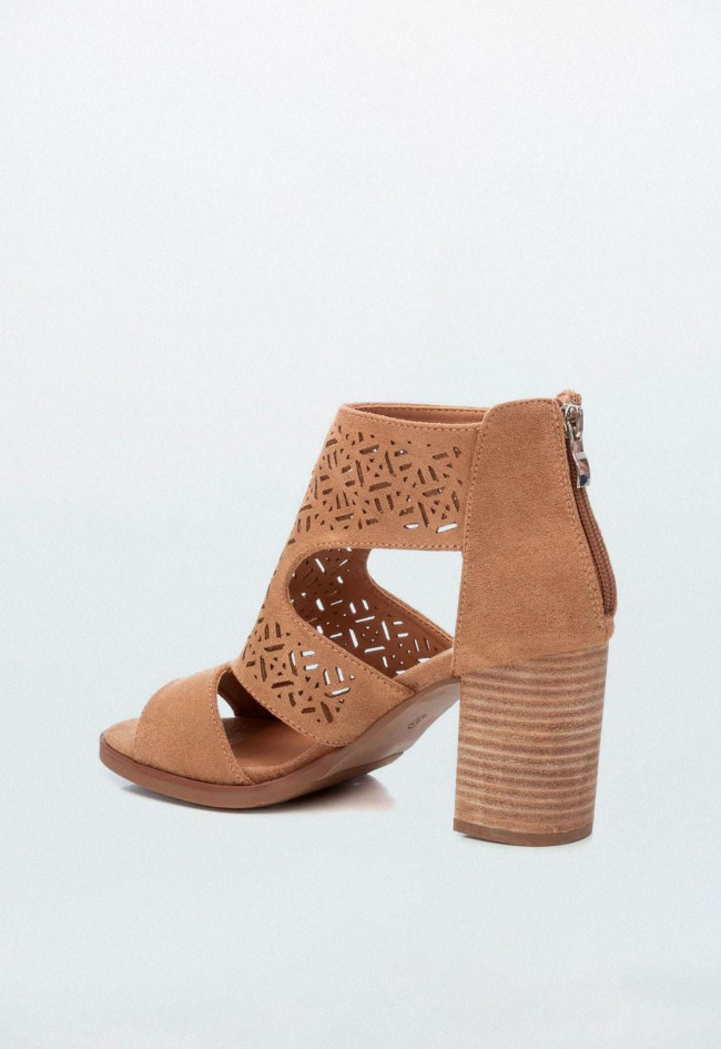 Sandalia de mujer taupe Xti 141392