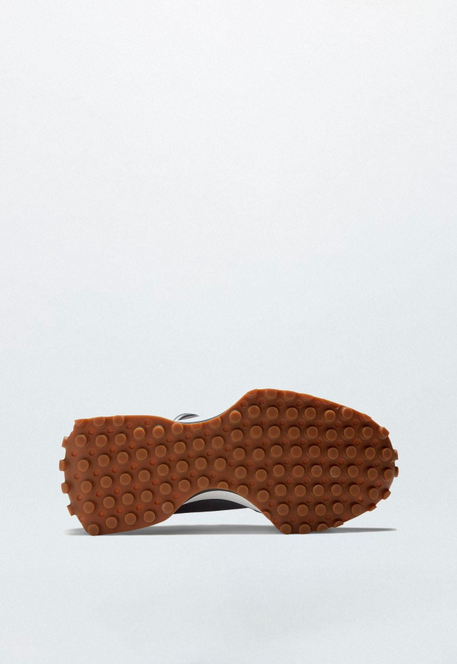 Deportivo de mujer gris New Balance 327