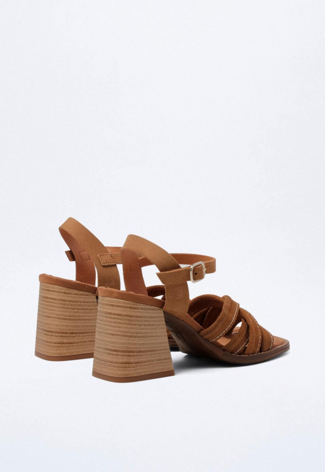 Sandalia de mujer cuero Mustang 50549