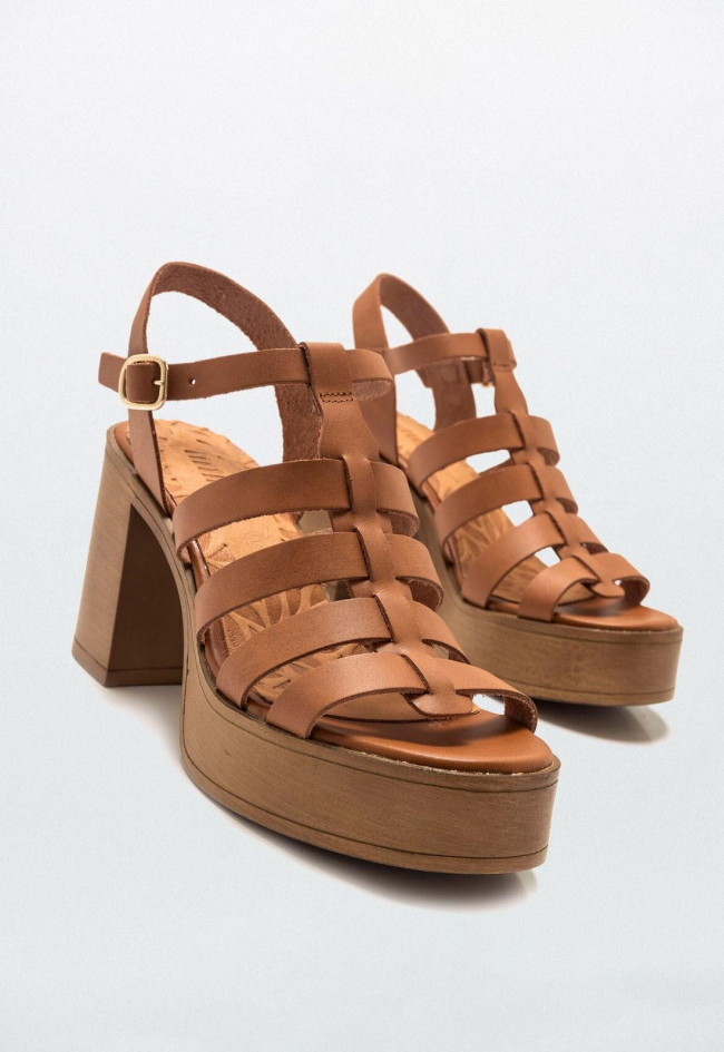 Sandalia de mujer cuero Mustang 50564