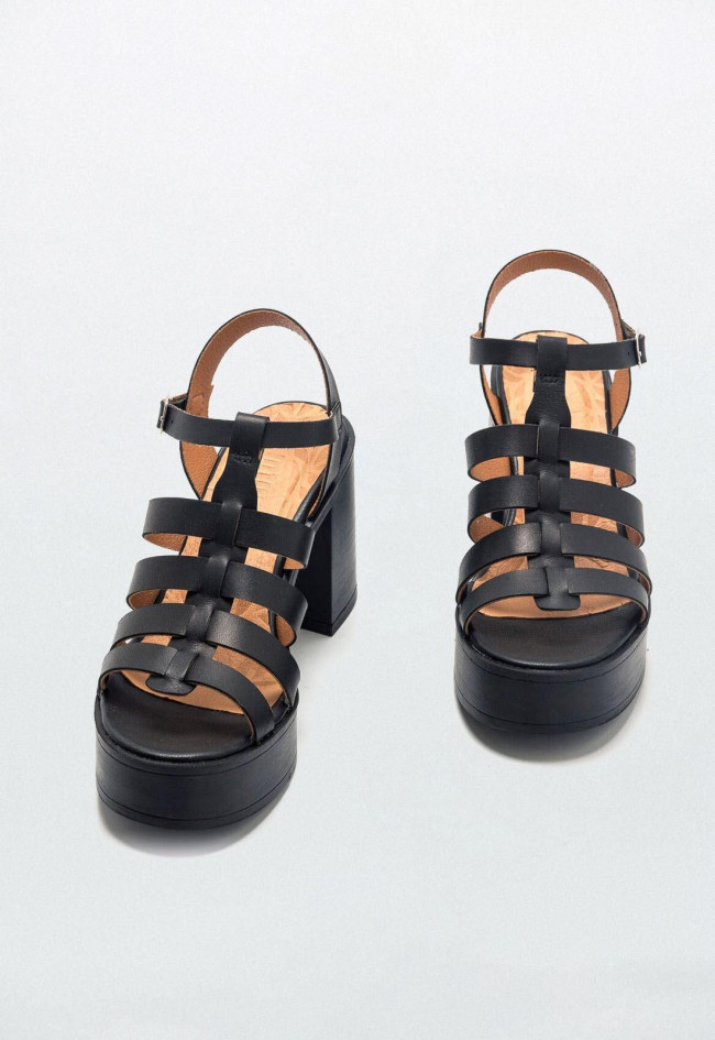 Sandalia de mujer negro Mustang 50564