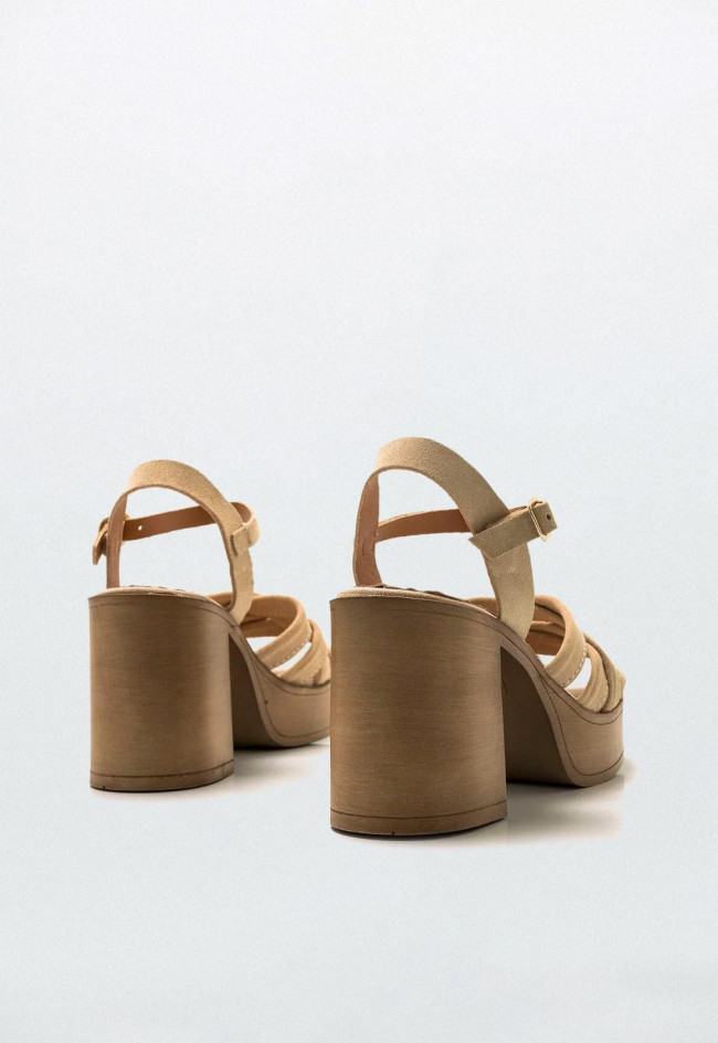 Sandalia de mujer arena Mustang 50566