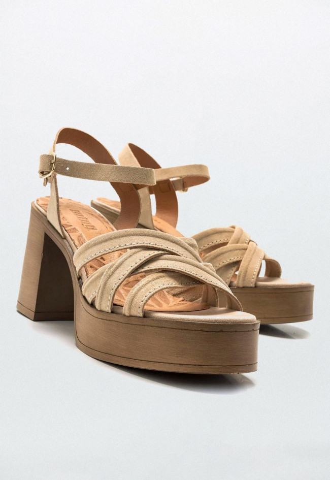 Sandalia de mujer arena Mustang 50566
