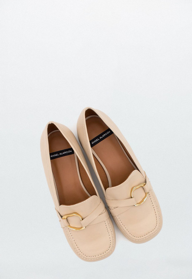 ELLIS - Mocasin de mujer de piel con adorno dorado