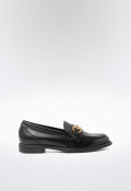Zapato mocasín hebilla metalizada de mujer negro VAS 1144