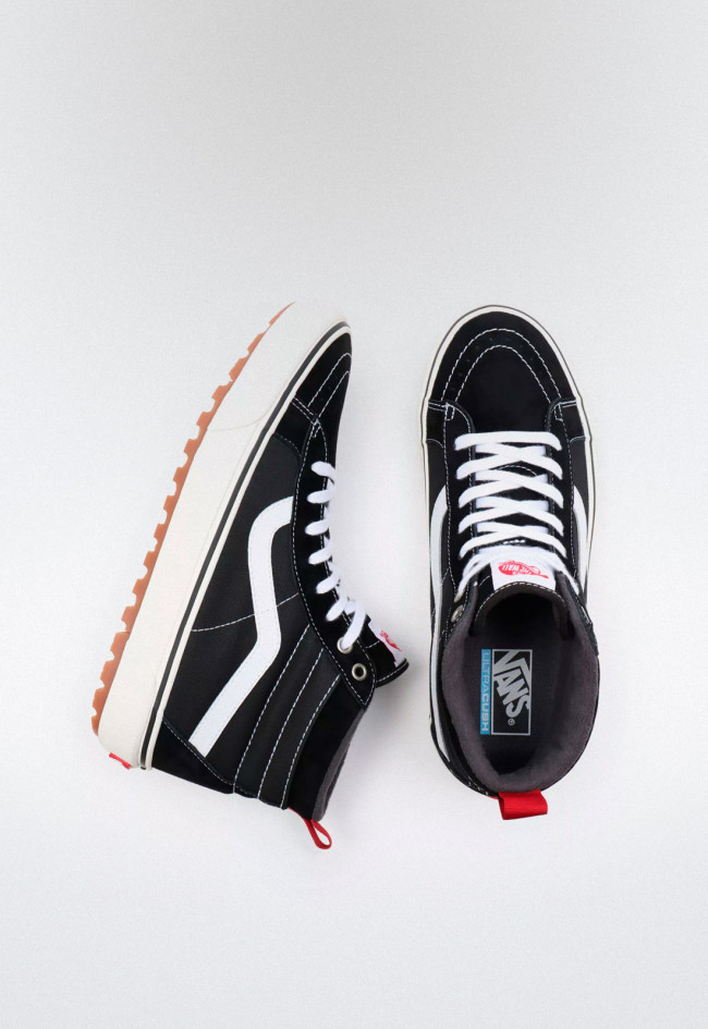 Deportivo de mujer negro VANS sk8-hi  mte-1 (suede) black