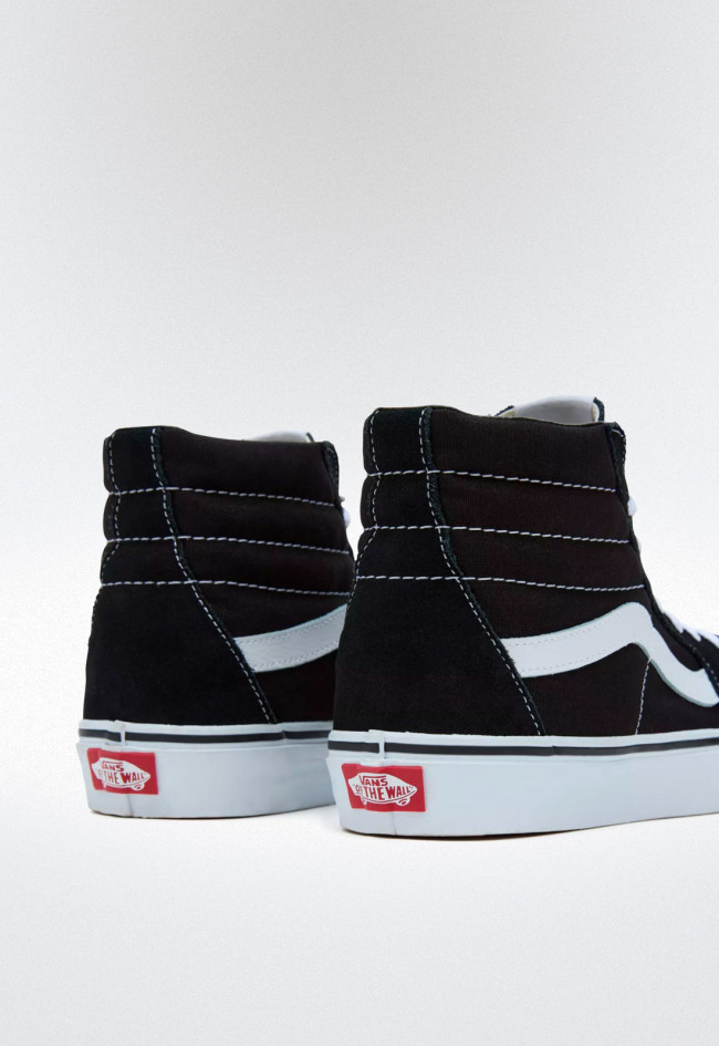 Deportivo de mujer negro VANS sk8-hi black/black/white