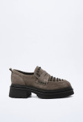 Zapato con tachas de mujer gris Alpe 27271121