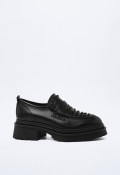 Zapato con tachas de mujer negro Alpe 27271705