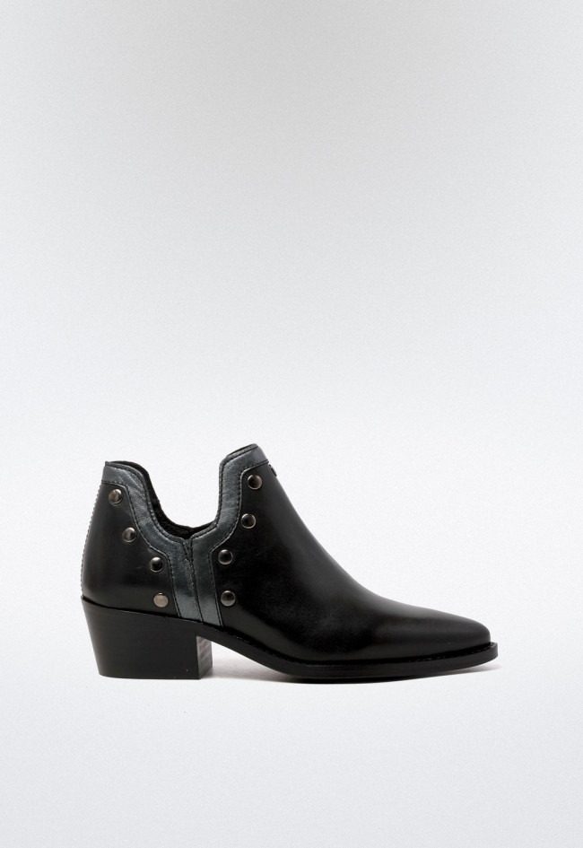Botín campero tachas de mujer negro Glo maria