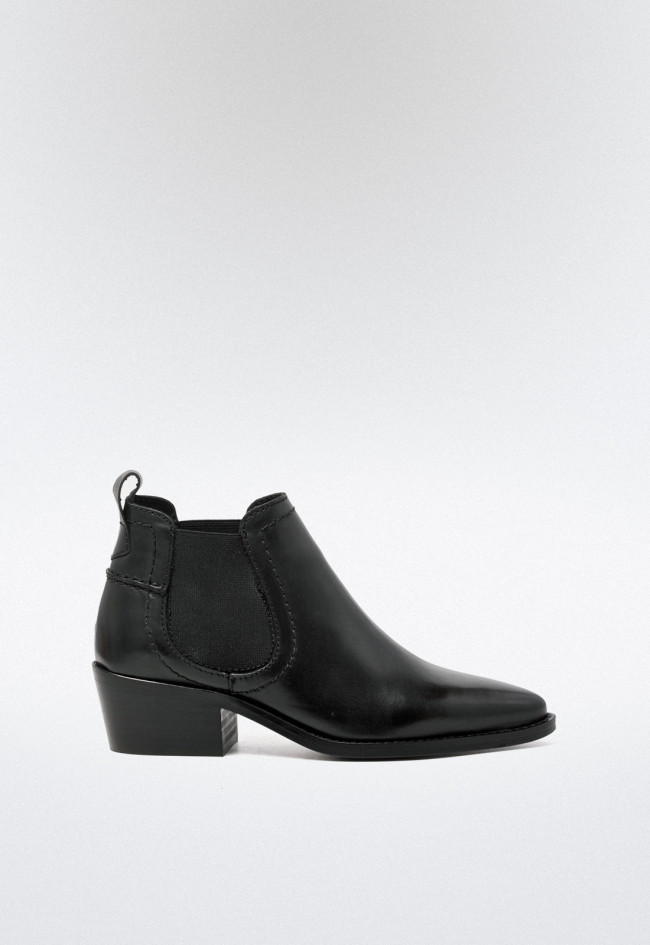 Botín cowboy de mujer en piel negra con elásticos laterales | Estilo western elegante y versátil GLO Bahía