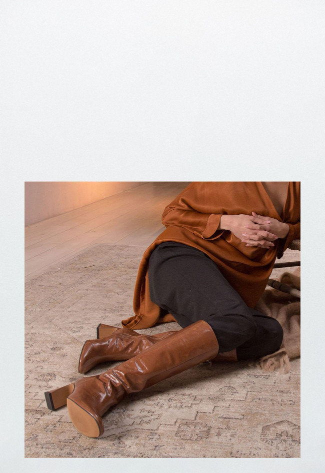 DEJAH - Botas de piel con tacón de diseño y punta redonda