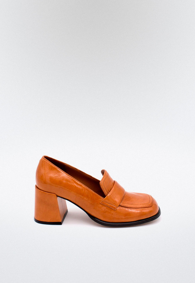 Zapato de mujer camel Alarcón 23577-624a