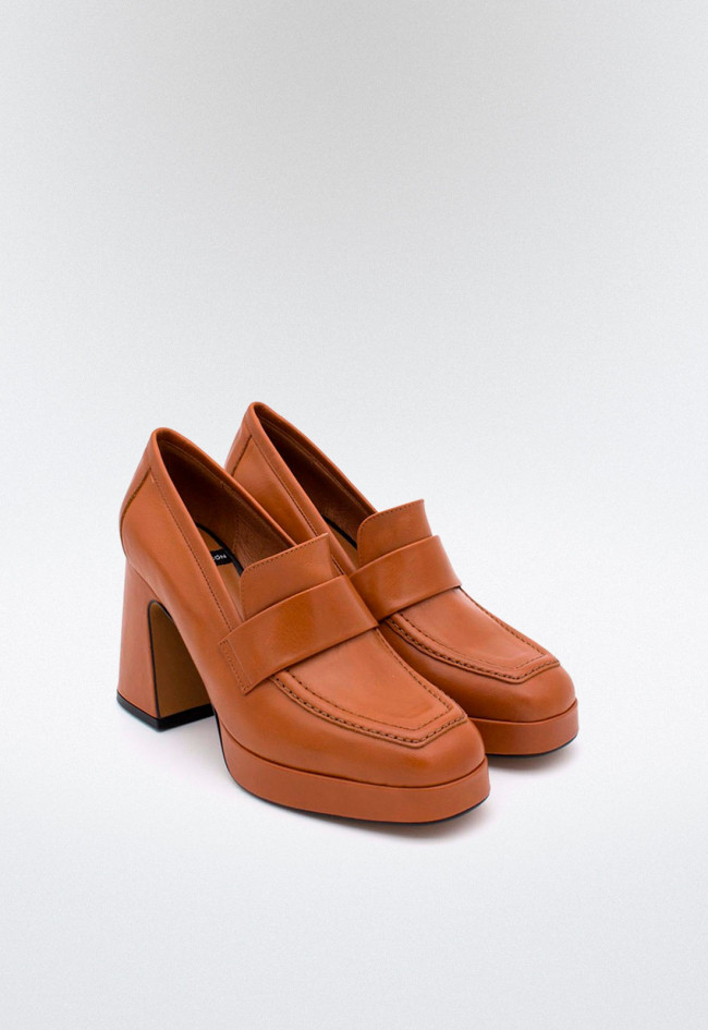 Zapato de mujer camel Alarcón 23567-566a