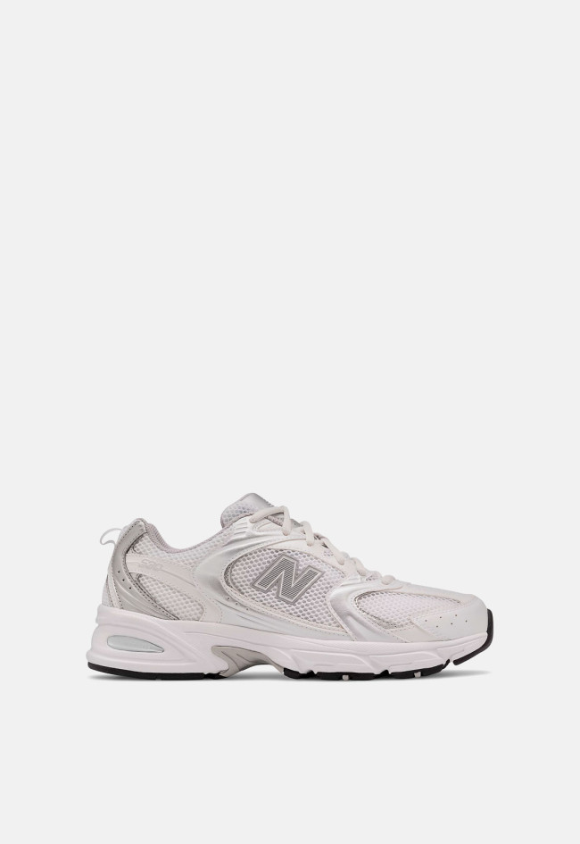 Deportivo de hombre beige New Balance mr530ema