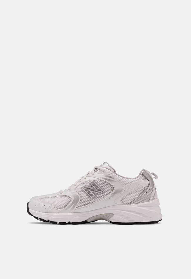 Deportivo de hombre beige New Balance mr530ema