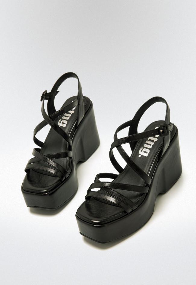 Sandalias tiras cruzadas Mujer MUSTANG LIZZY negro
