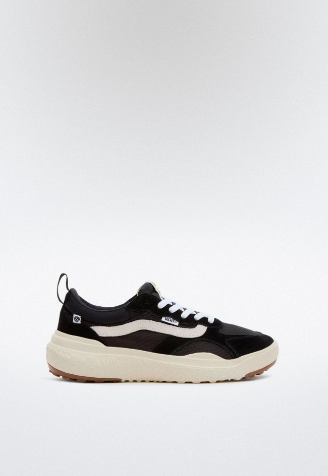 Deportivo de hombre negro VANS ultrarange exo foundation