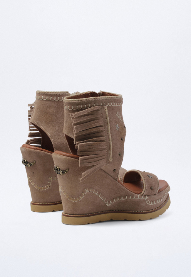 Sandalia campera con flecos de mujer cuero Nemonic 2385