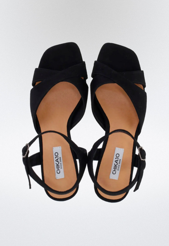 Sandalia tira cruzadas de mujer negro Chika 10 flora 22
