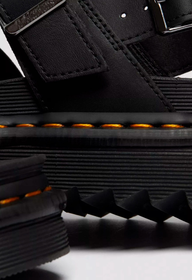 Sandalia de mujer negro Dr Martens voss ii hydro