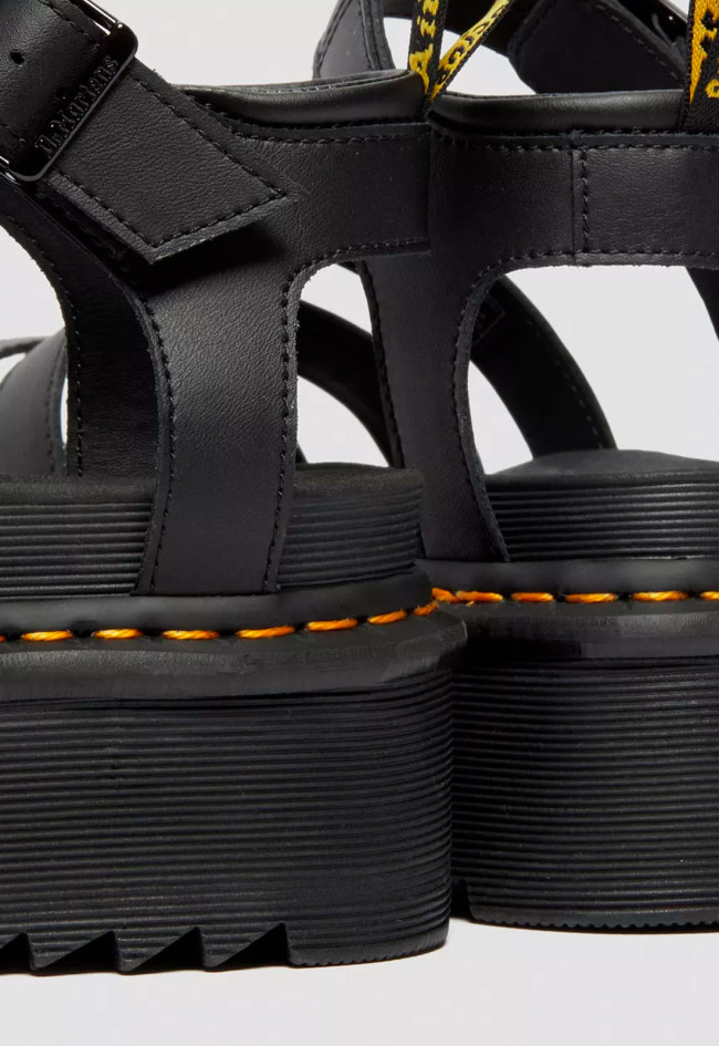 Sandalia romana plataforma de mujer negro Dr Martens blaire quad black hydro