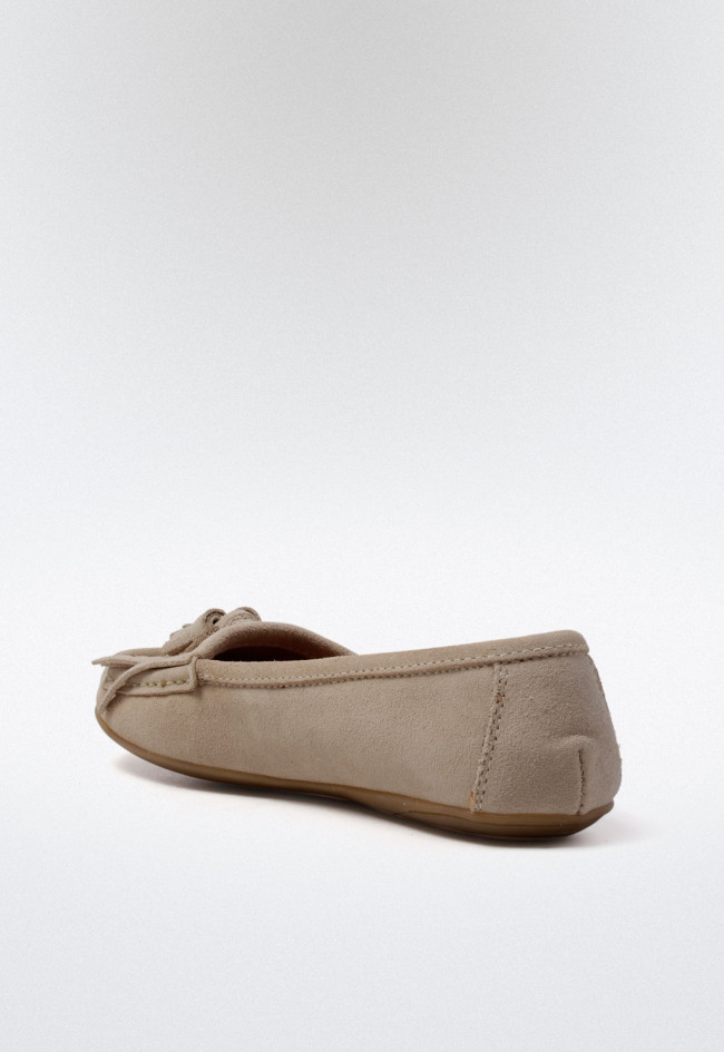 Mocasín serraje borlas de mujer crema VAS 92900