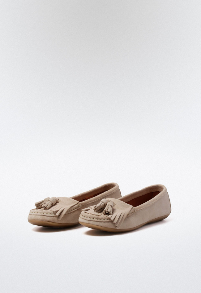 Mocasín serraje borlas de mujer crema VAS 92900