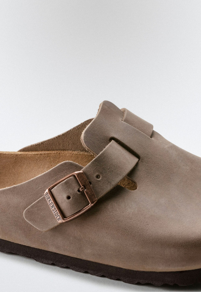 Zueco de hombre tostado Birkenstock boston leoi