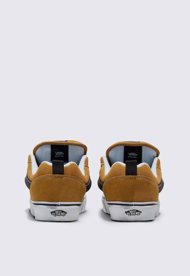 Deportivo de hombre tostado VANS knu skool