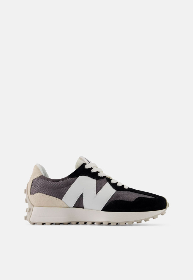 Deportivo de hombre negro New Balance u327fe