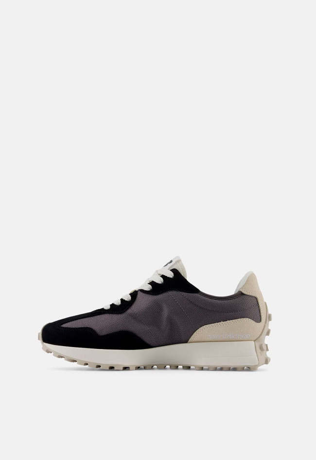 Deportivo de hombre negro New Balance u327fe