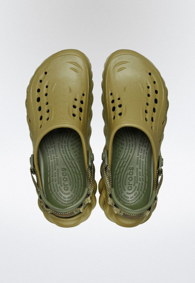 Sandalia de hombre kaki CROCS 207937 echo clog
