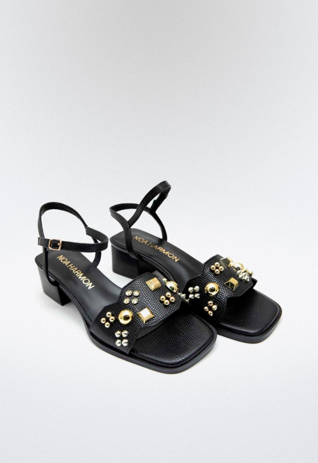 Sandalia tachas de mujer negro Noa Harmon 9702-06
