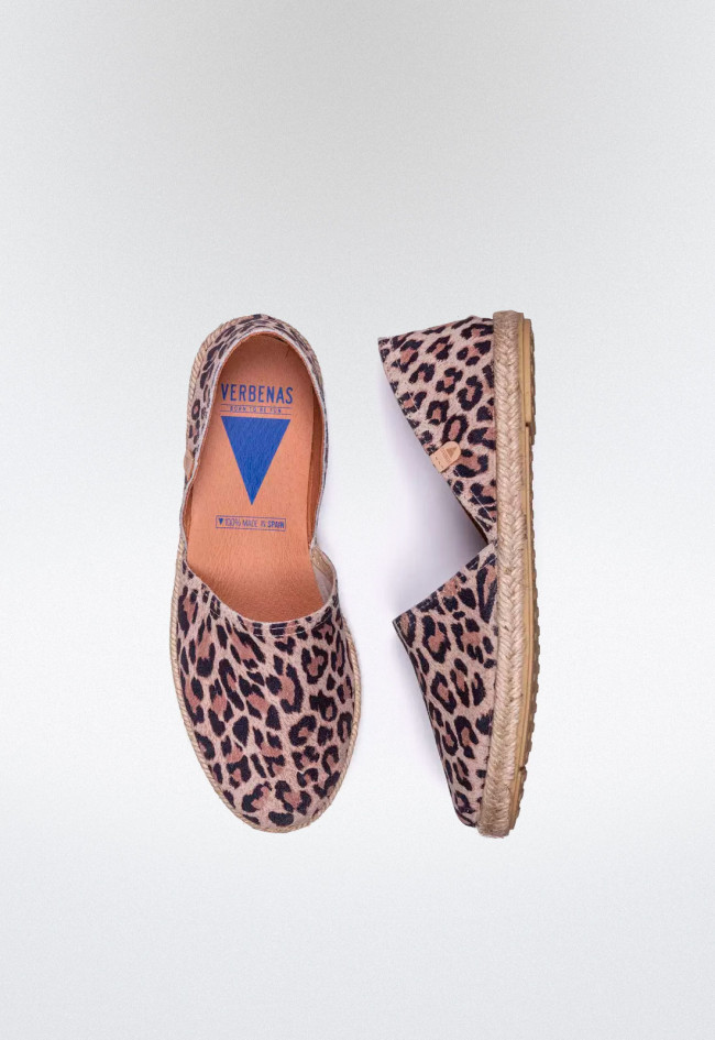 Alpargata plana de mujer en piel napa estampado leopardo con suela de yute y goma | Fabricada en España | Verbenas Carmen