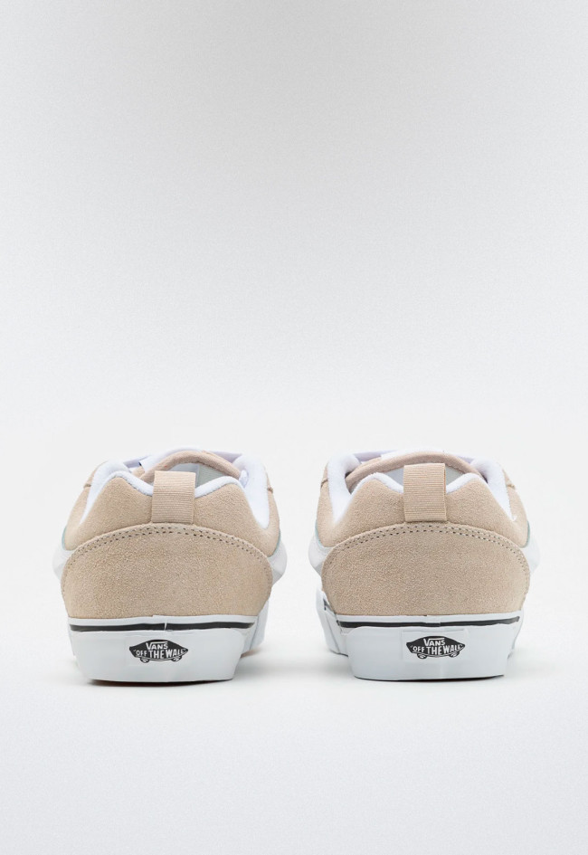 Deportivo de mujer tostado VANS knu skool (good)