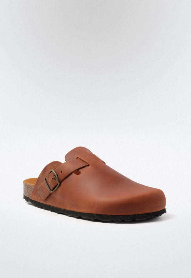 Zueco plano marrón de mujer en piel con hebilla lateral y suela EVA | Comodidad y estilo natural de VAS 355