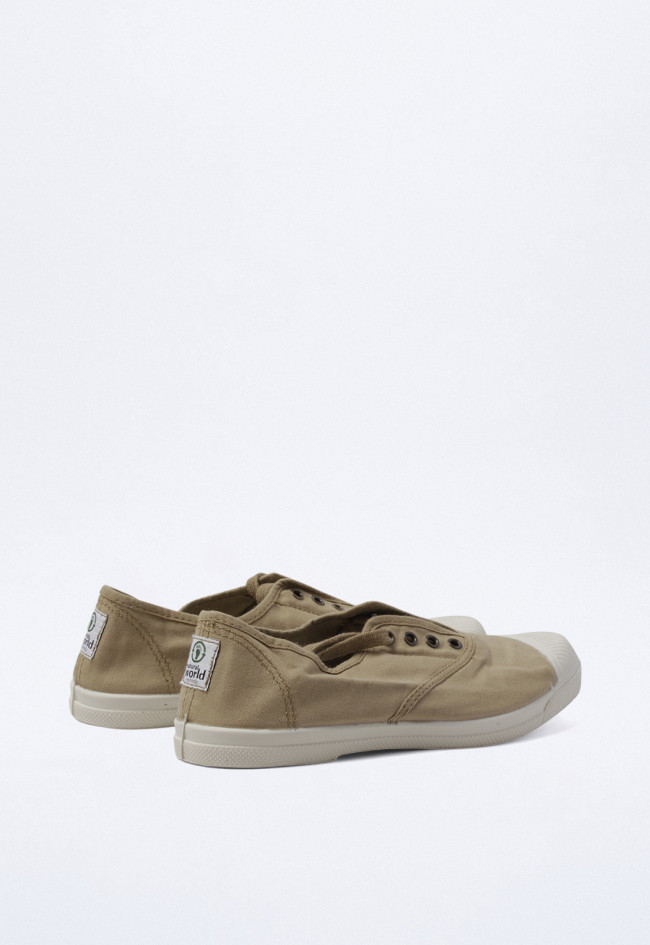 Deportivo de mujer tostado Natural World 102