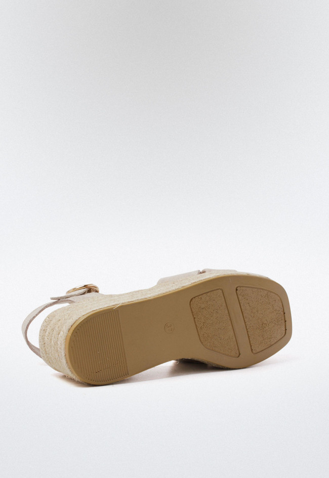 Sandalia de cuña con suela de esparto, tiras cruzadas doradas y hebilla | Brillo cómodo para verano VAS new bonita 03